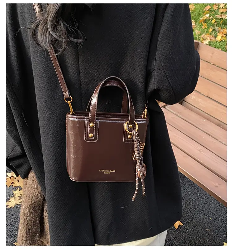 2025 Women's Square Black Shoulder Crossbody Bag with Pendants — feature 4