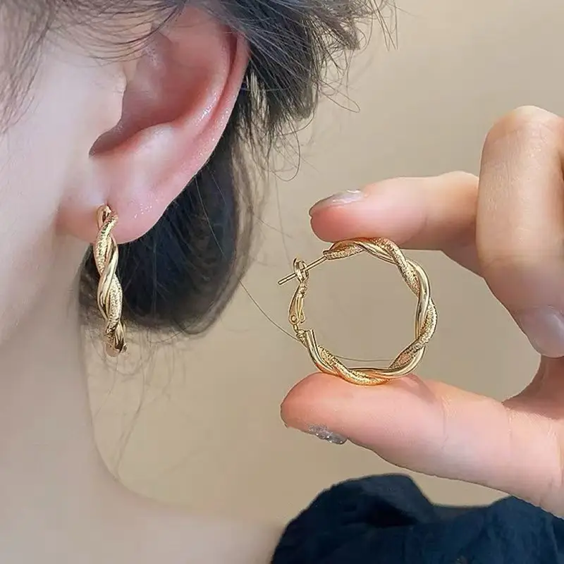 Golden Ring Ear Ring Women's 2024 New Explosive Ear Buckle Light Luxury Advanced Ear Ring Earrings Autumn and Winter Ring Earrings — feature 32