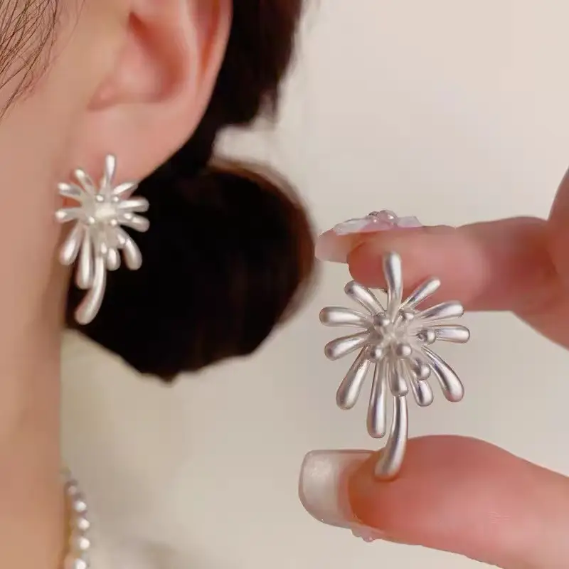 Golden Ring Ear Ring Women's 2024 New Explosive Ear Buckle Light Luxury Advanced Ear Ring Earrings Autumn and Winter Ring Earrings