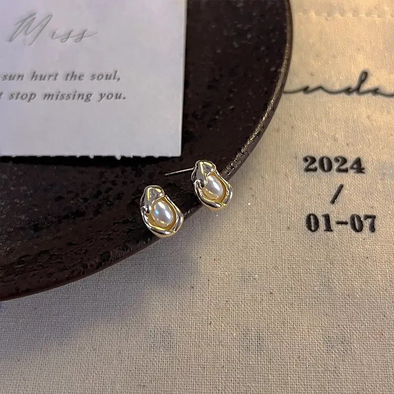 Golden Ring Ear Ring Women's 2024 New Explosive Ear Buckle Light Luxury Advanced Ear Ring Earrings Autumn and Winter Ring Earrings