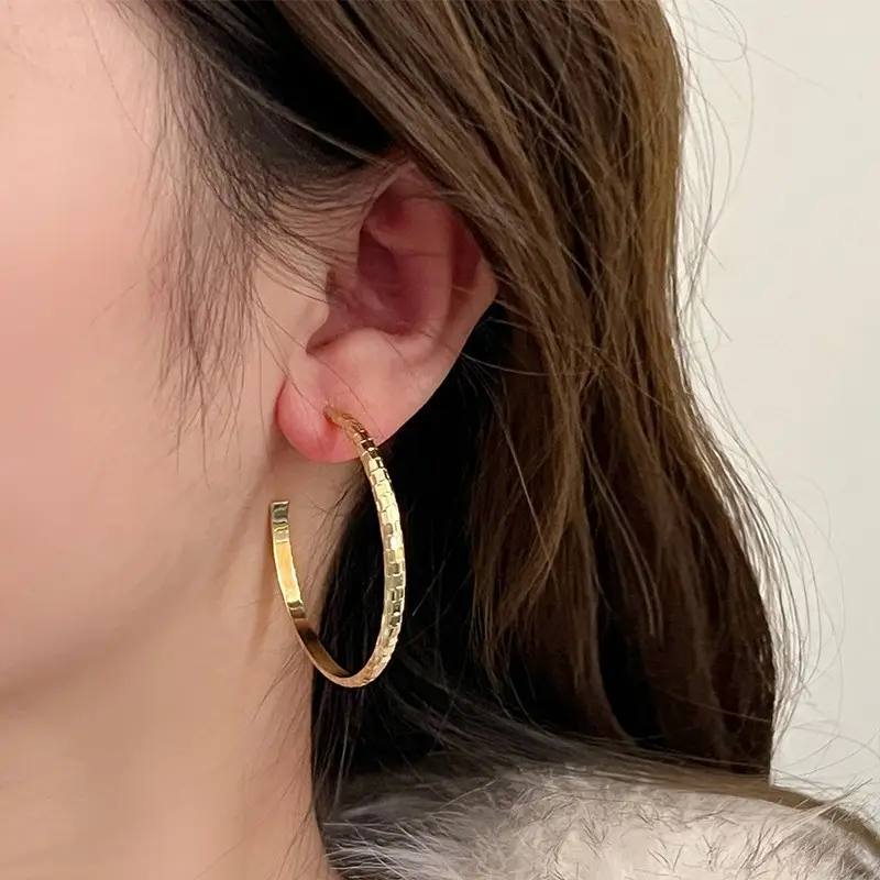 Golden Ring Ear Ring Women's 2024 New Explosive Ear Buckle Light Luxury Advanced Ear Ring Earrings Autumn and Winter Ring Earrings
