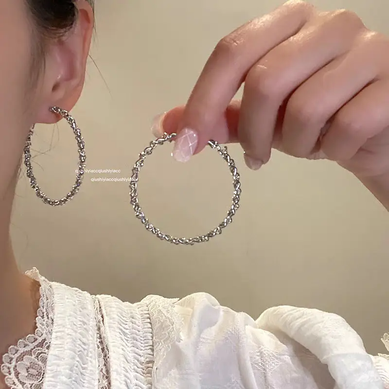 Golden Ring Ear Ring Women's 2024 New Explosive Ear Buckle Light Luxury Advanced Ear Ring Earrings Autumn and Winter Ring Earrings