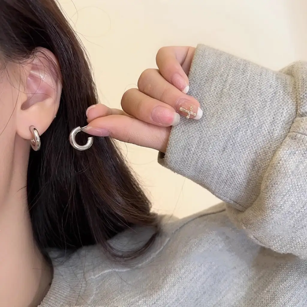 Golden Ring Ear Ring Women's 2024 New Explosive Ear Buckle Light Luxury Advanced Ear Ring Earrings Autumn and Winter Ring Earrings