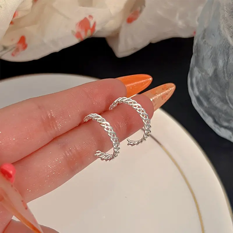 Golden Ring Ear Ring Women's 2024 New Explosive Ear Buckle Light Luxury Advanced Ear Ring Earrings Autumn and Winter Ring Earrings