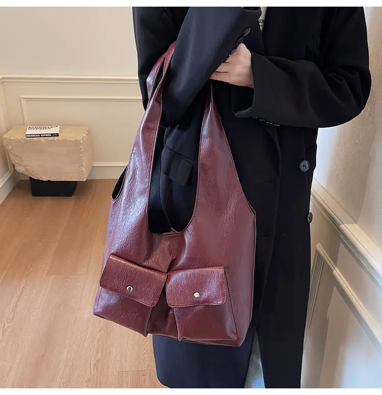 Black Leather Retro Shoulder Bag for Women 2024 — feature 11