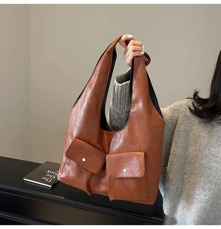 Black Leather Retro Shoulder Bag for Women 2024 — feature 21