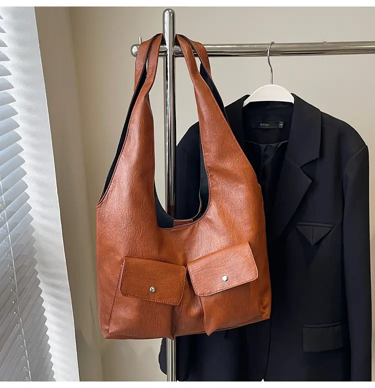 Black Leather Retro Shoulder Bag for Women 2024 — feature 27