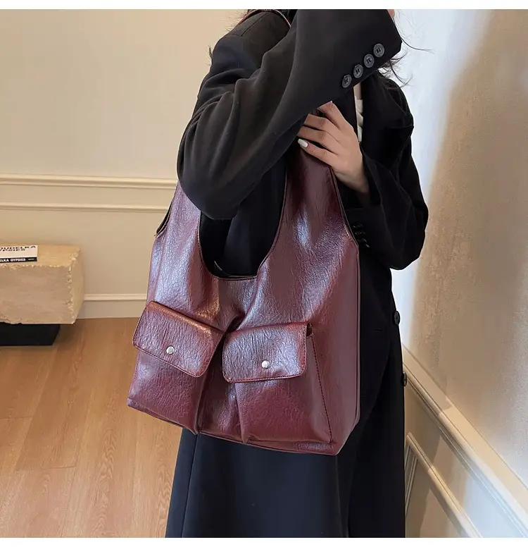 Black Leather Retro Shoulder Bag for Women 2024 — feature 8