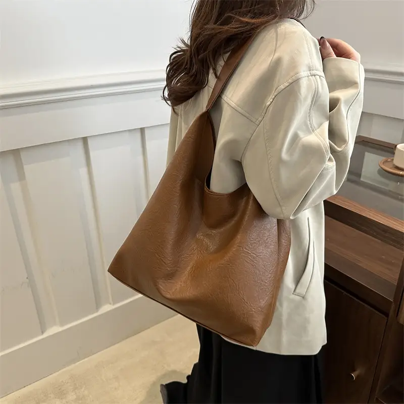 Black 2-Piece Shoulder Tote with Zipper Compartment - Image 9