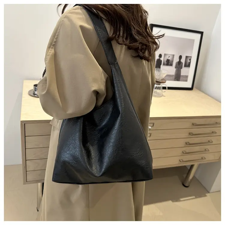 Black 2-Piece Shoulder Tote with Zipper Compartment — feature 24