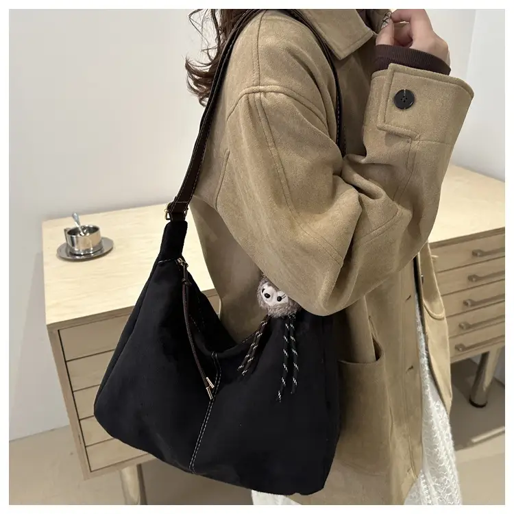 2024 Winter Texturized Retro Shoulder Bag Women — feature 38