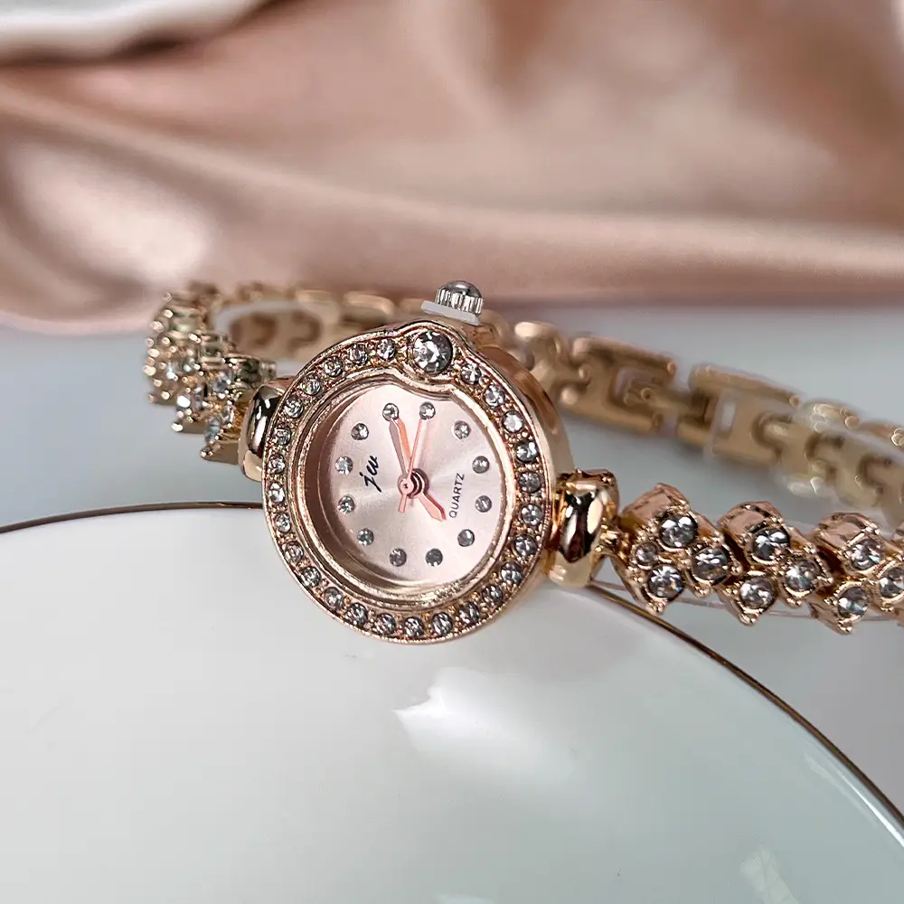 Jingwei JW Women's Crystal Bracelet Watch — feature 6