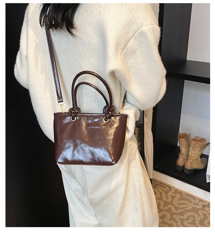 Retro Textured Bucket Bag Brown Winter New — feature 1