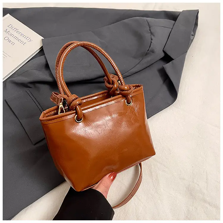 Retro Textured Bucket Bag Brown Winter New — feature 21