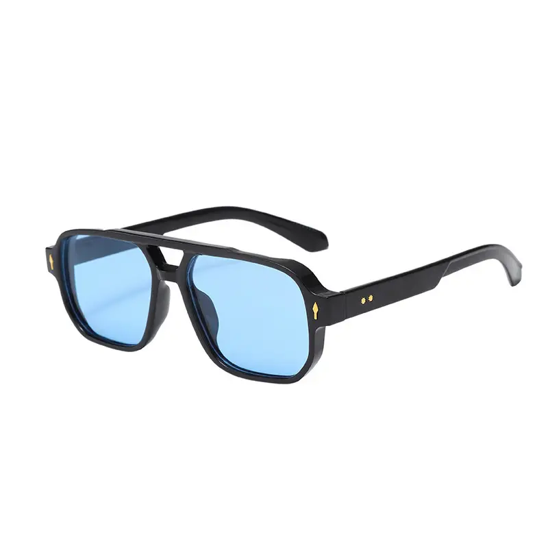 Men's Black Pilot Sunglasses with Gold Accents - Image 7