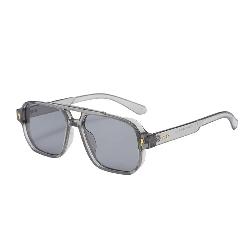 Men's Black Pilot Sunglasses with Gold Accents - Image 5