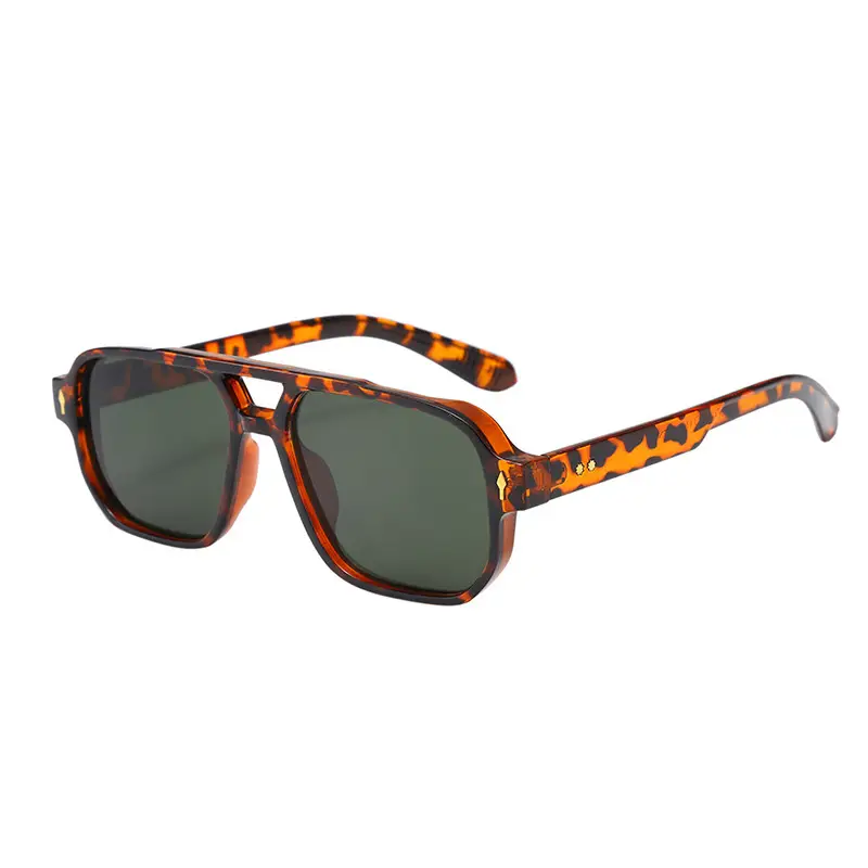 Men's Black Pilot Sunglasses with Gold Accents - Image 3