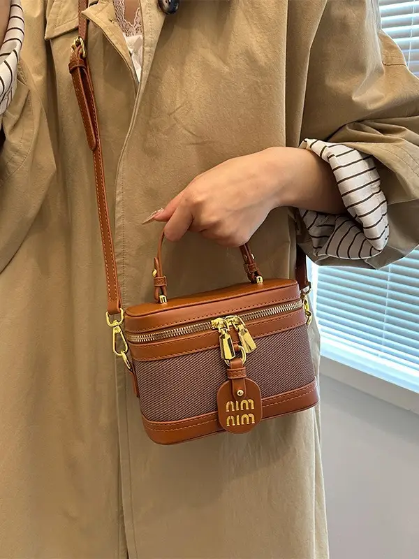 Retro Satchel Bag Black Beige Gold Zipper Handle - Image 8