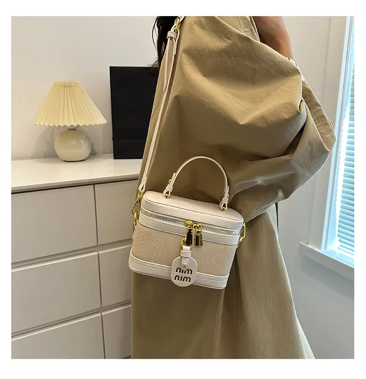 Retro Satchel Bag Black Beige Gold Zipper Handle — feature 11