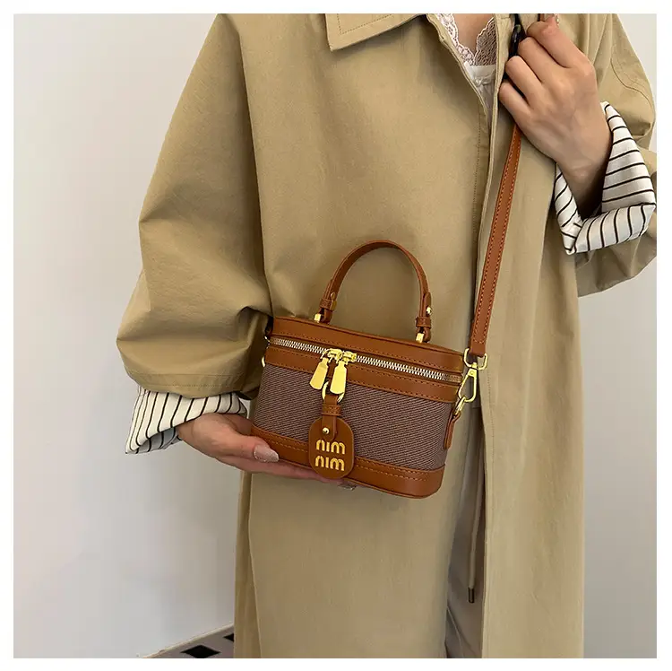 Retro Satchel Bag Black Beige Gold Zipper Handle — feature 26