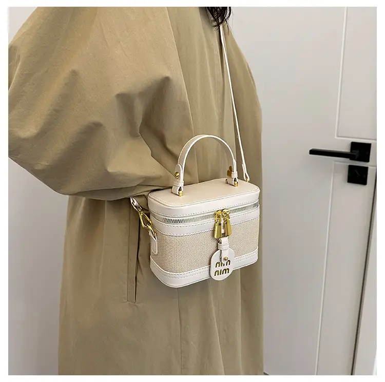 Retro Satchel Bag Black Beige Gold Zipper Handle — feature 28