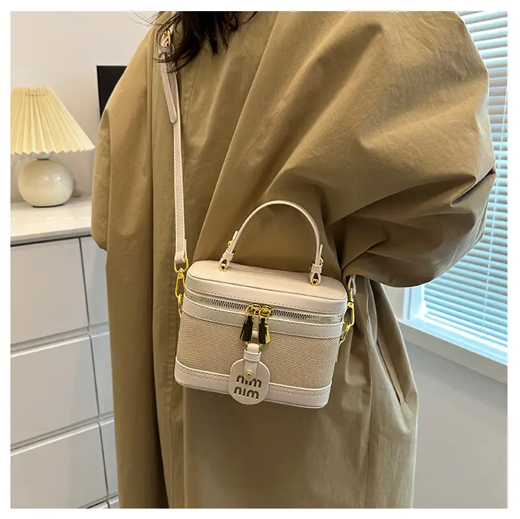 Retro Satchel Bag Black Beige Gold Zipper Handle — feature 29