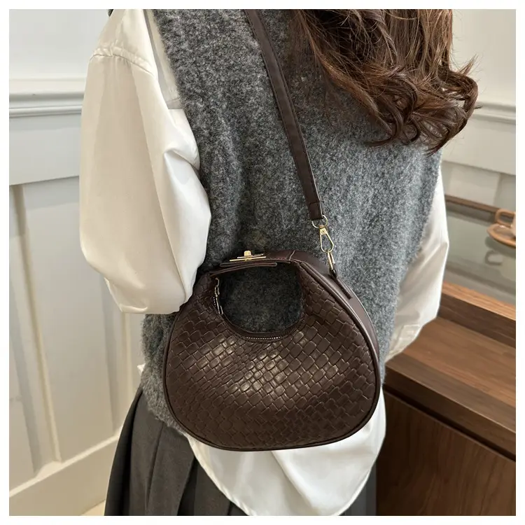 Black Woven Round Shoulder Bag for Women 2024 — feature 22