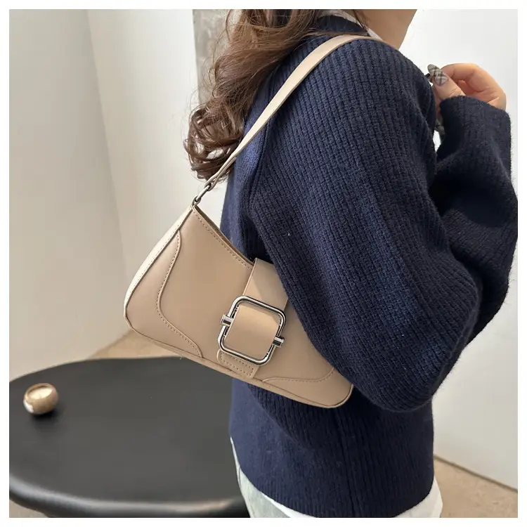 Brown Leather Shoulder Bag with Buckle Closure — feature 13