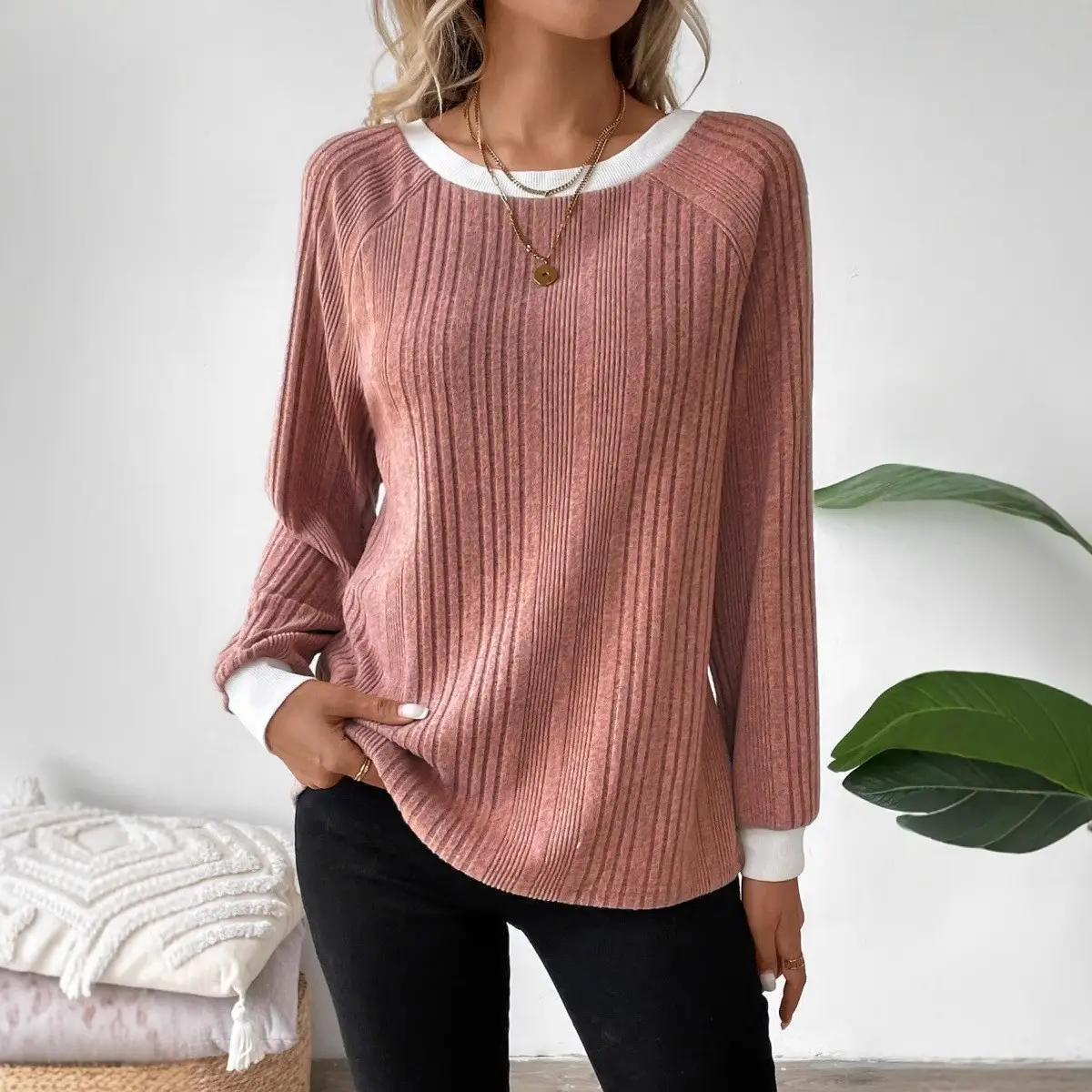 2024 Women's 20 Round Neck Long Sleeve Sweater — feature 11