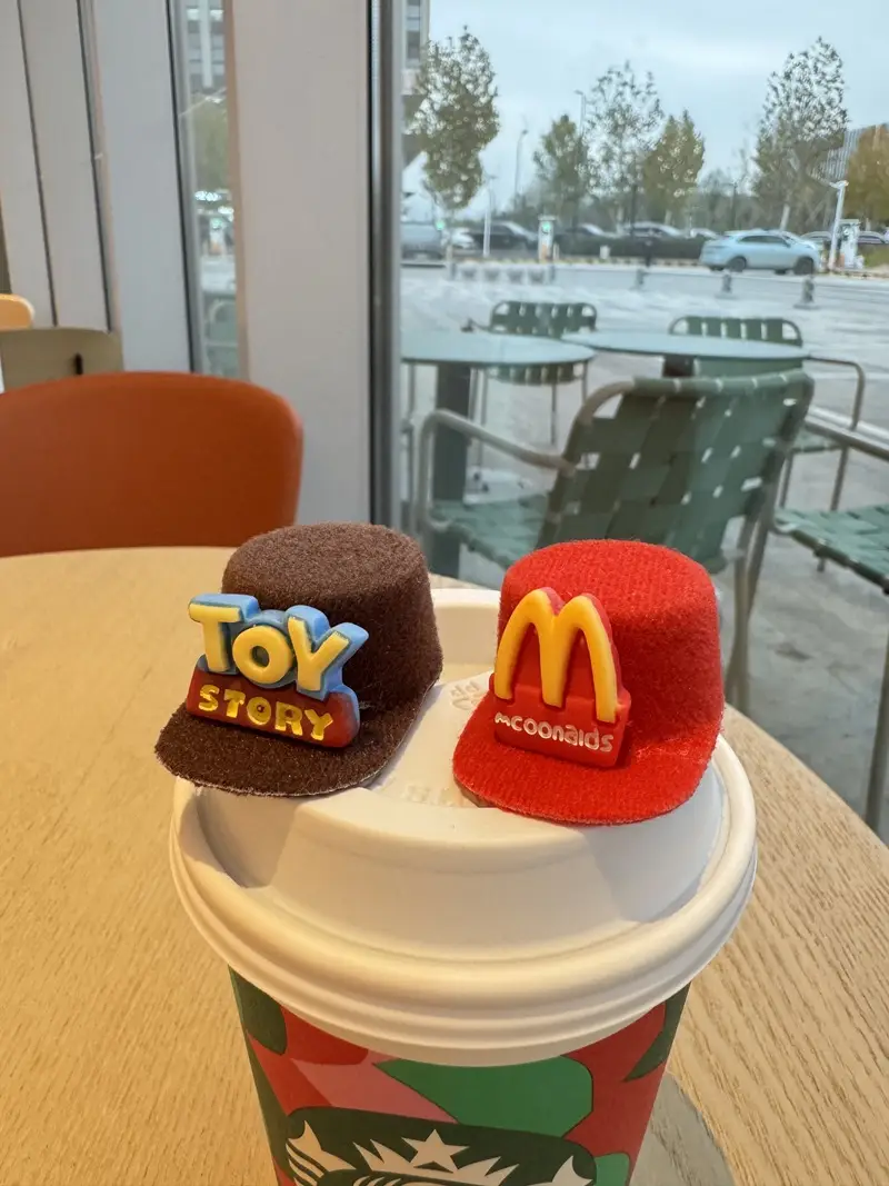 McDonald's Flocking Duck Tongue Hat 10cm Cotton Doll — feature 2