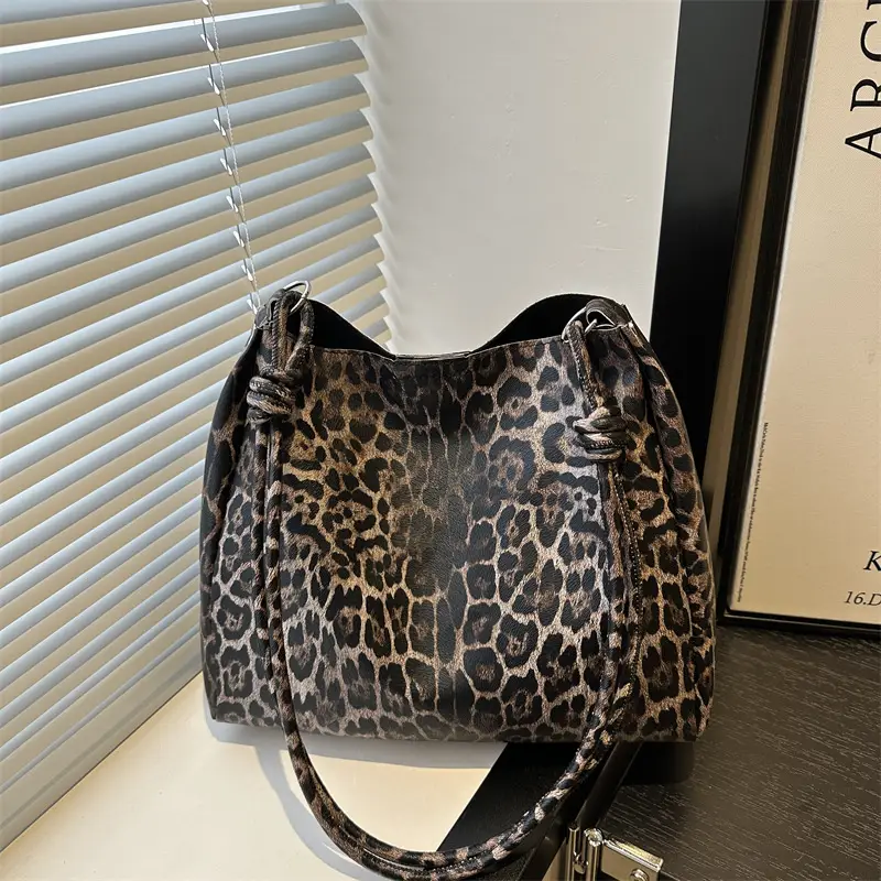 Women Leopard Print Shoulder Bag 2024 Winter New