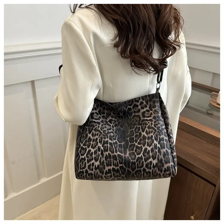 Women Leopard Print Shoulder Bag 2024 Winter New — feature 14