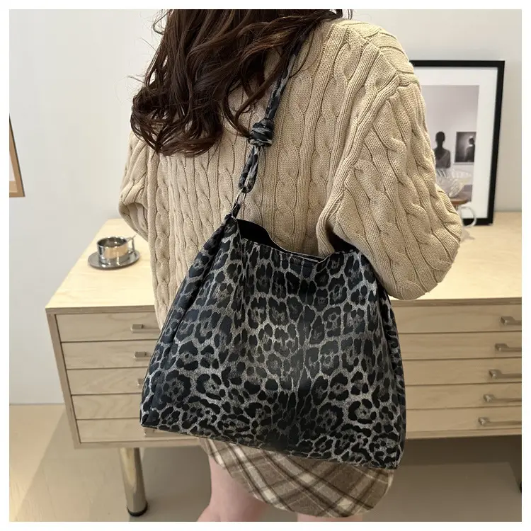 Women Leopard Print Shoulder Bag 2024 Winter New — feature 17