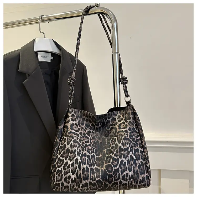 Women Leopard Print Shoulder Bag 2024 Winter New — feature 21