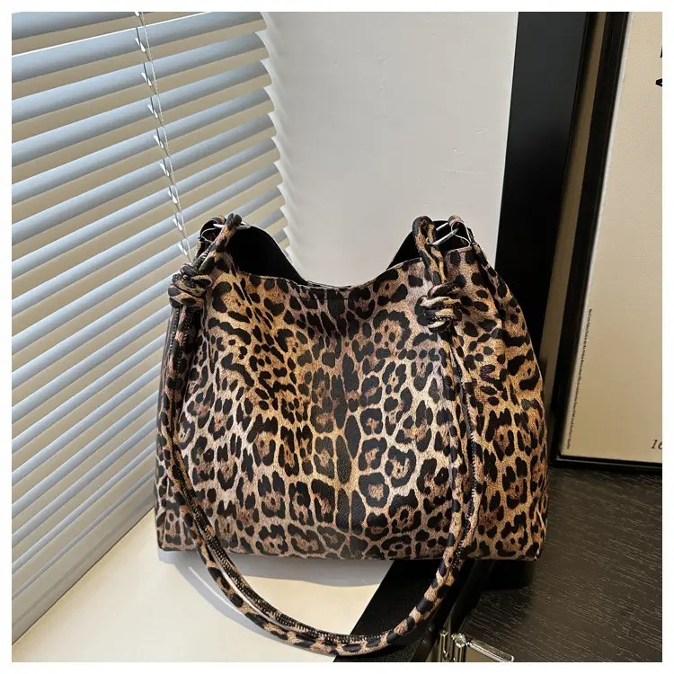 Women Leopard Print Shoulder Bag 2024 Winter New — feature 24