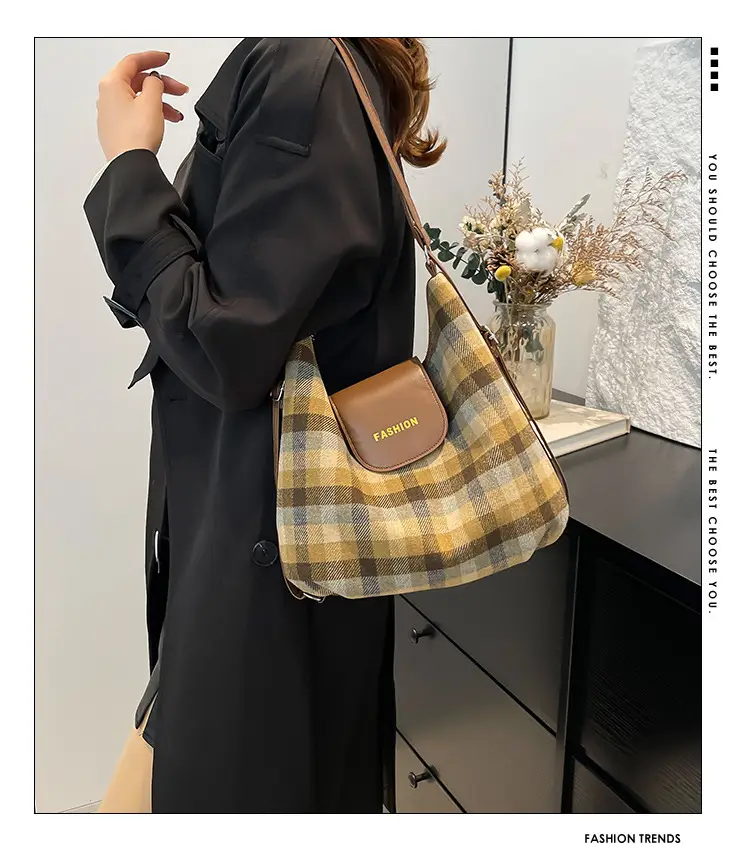 Winter Plaid Textured Shoulder Crossbody Bag Large Capacity — feature 2