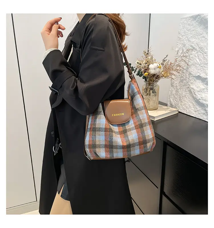 Winter Plaid Textured Shoulder Crossbody Bag Large Capacity — feature 22