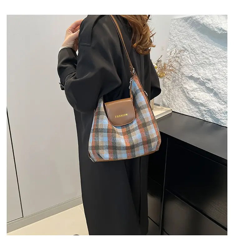 Winter Plaid Textured Shoulder Crossbody Bag Large Capacity — feature 23