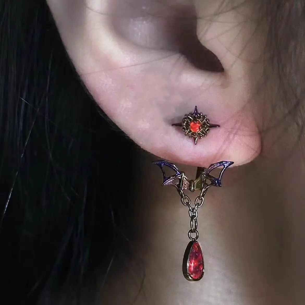 High-End Women's Spider Bat Earrings Set with Red Rhinestone - Image 6