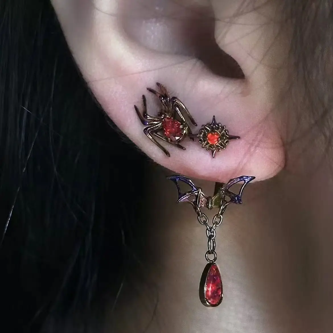 High-End Women's Spider Bat Earrings Set with Red Rhinestone — feature 12