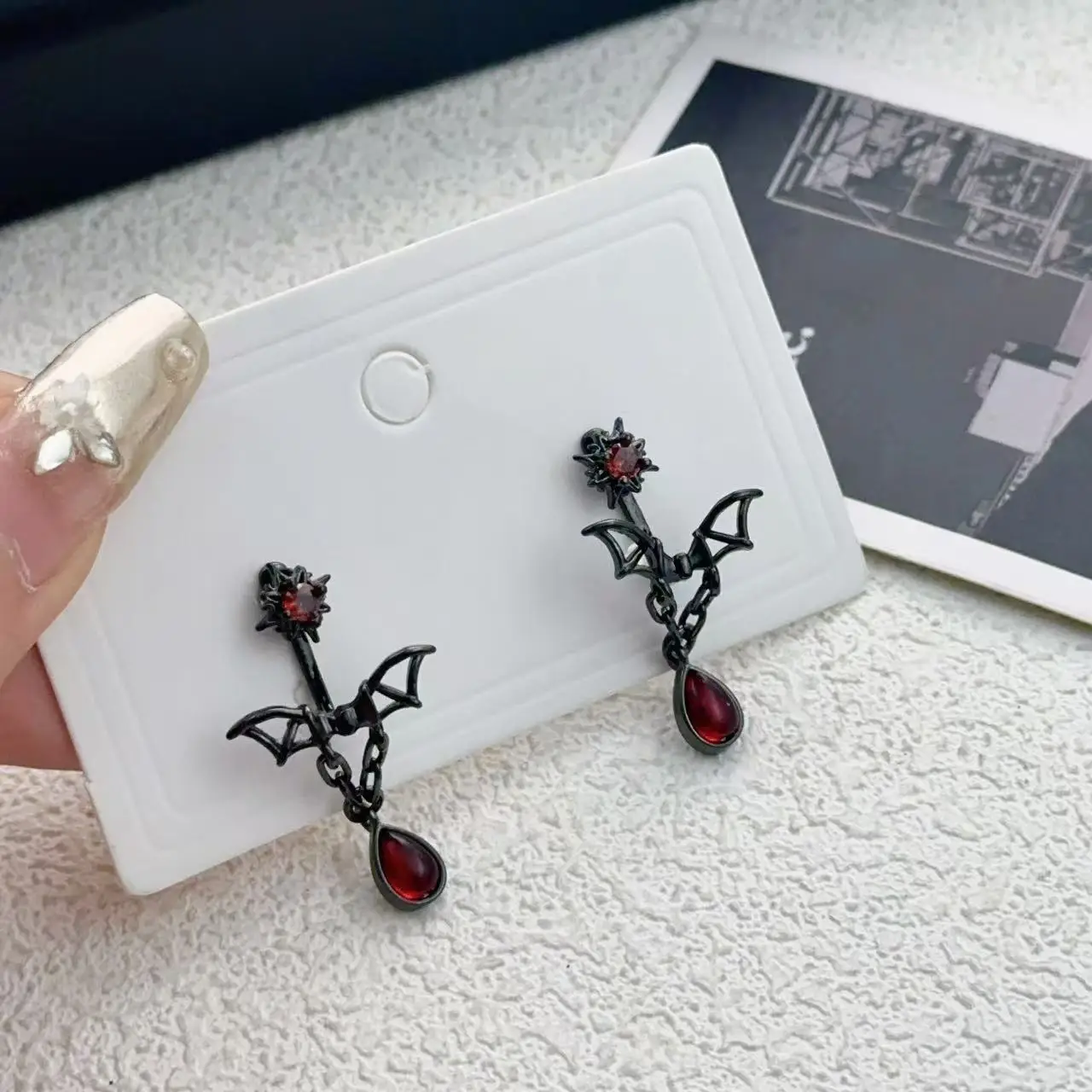 High-End Women's Spider Bat Earrings Set with Red Rhinestone — feature 6