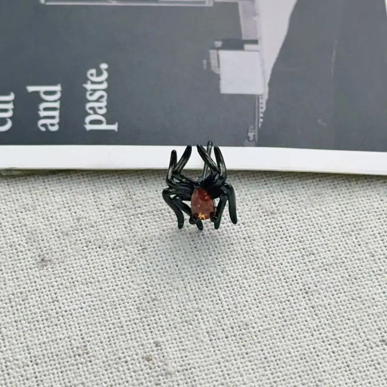 High-End Women's Spider Bat Earrings Set with Red Rhinestone - Image 2