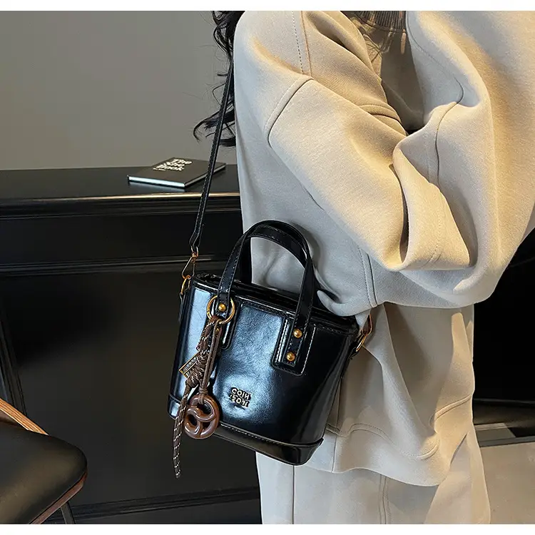 Korean Style Brown Leather Shoulder Crossbody Bag Women 2024 — feature 15