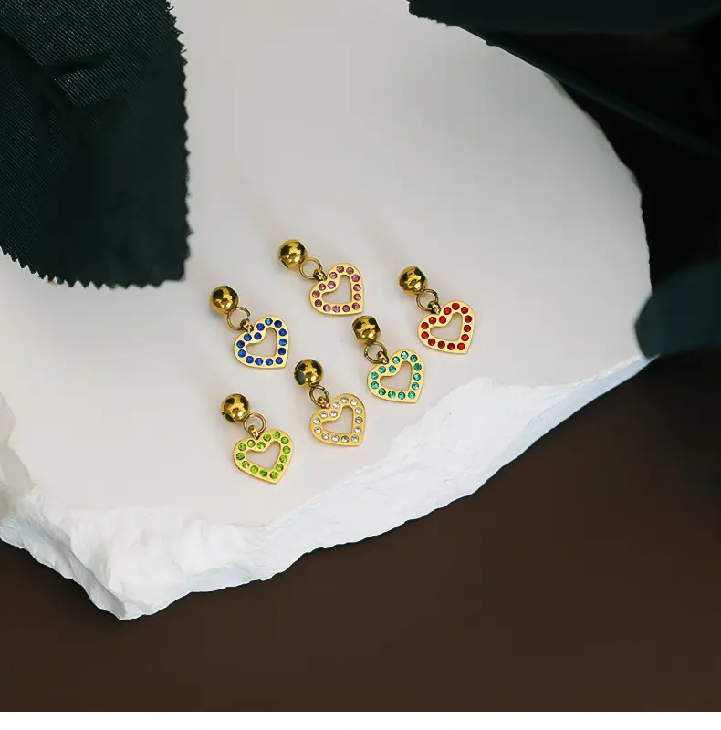 Stainless Steel Heart Pendant Necklace with Colored Diamonds — feature 6