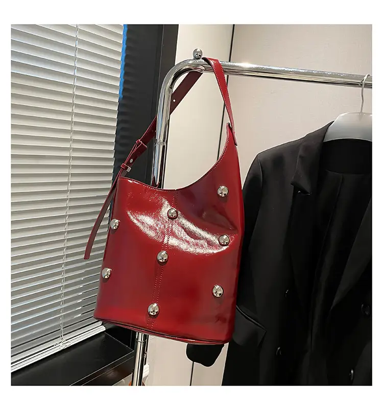Women's Rivet Bucket Bag Brown Winter 2024