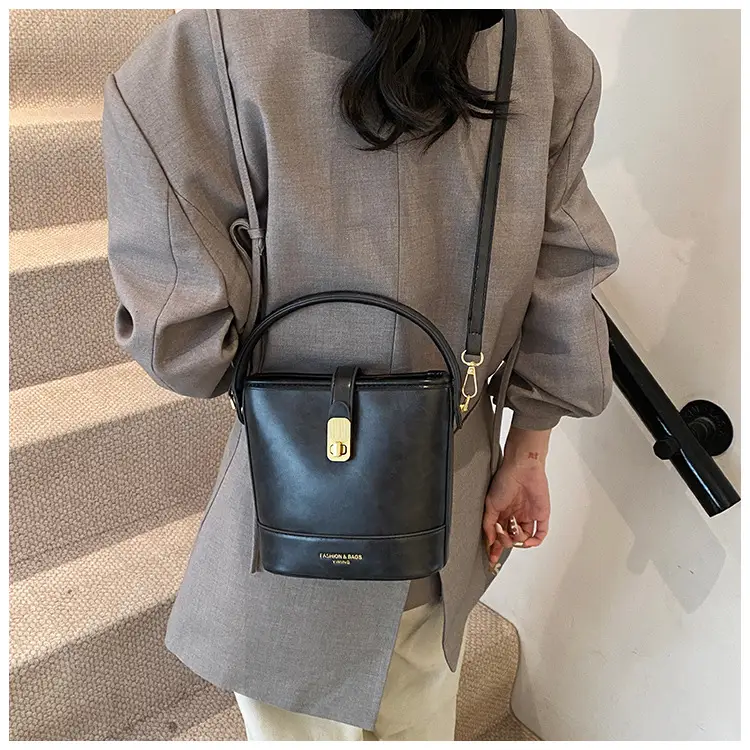 Black Leather Bucket Bag for Women 2024 Winter Shoulder Messenger — feature 16