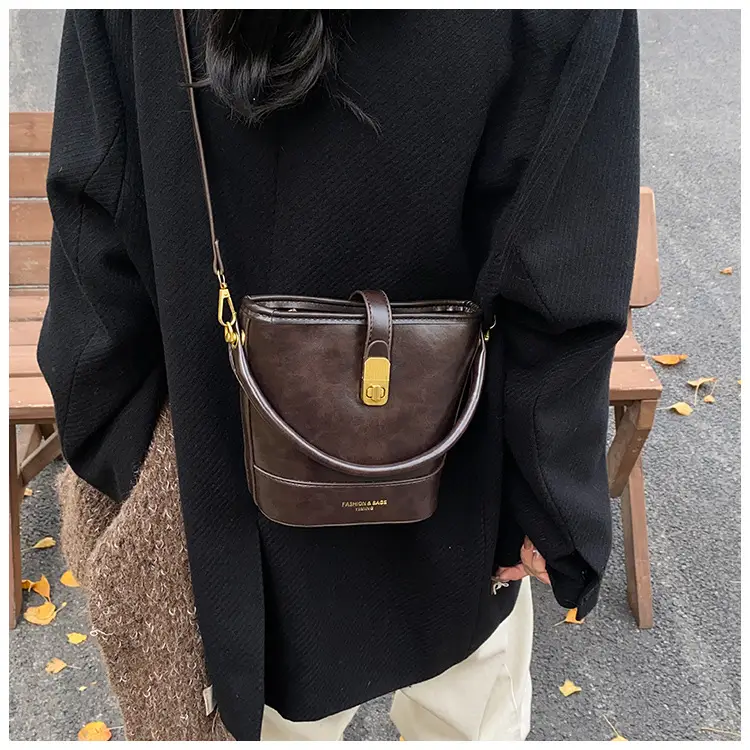Black Leather Bucket Bag for Women 2024 Winter Shoulder Messenger — feature 19