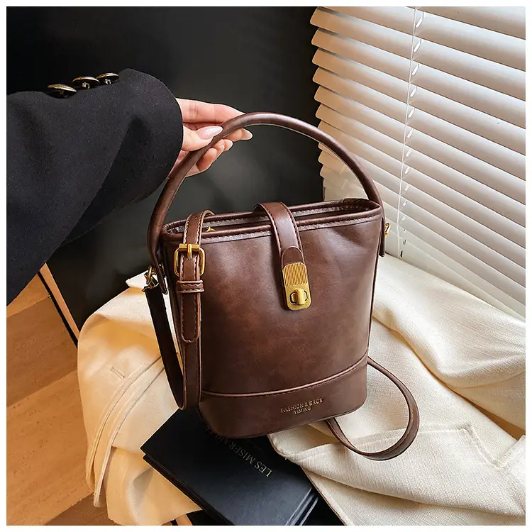 Black Leather Bucket Bag for Women 2024 Winter Shoulder Messenger — feature 22