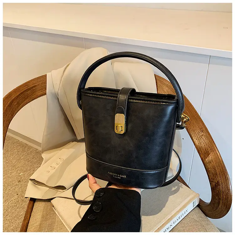 Black Leather Bucket Bag for Women 2024 Winter Shoulder Messenger — feature 23