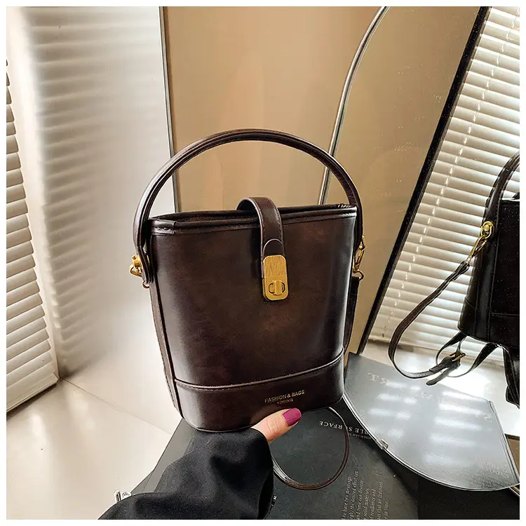 Black Leather Bucket Bag for Women 2024 Winter Shoulder Messenger — feature 27